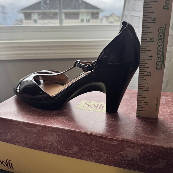 Sofft Carlina Patent Leather T-Strap Peep Toe Pumps Heels Burgundy Size 11M - Picture 9 of 9